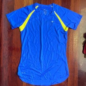Nike dri fit short sleeve shirt